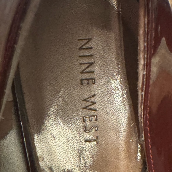 Nine West Joston wedge Heels, leather, cranberry, size 9.5 - Picture 8 of 9